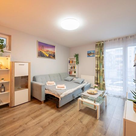 Center Budget Apartment Inside Free Parking Self Check-In Free Streaming Ac Balcony Budapest Exterior foto